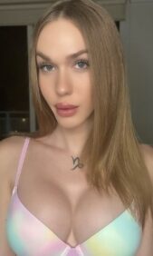 Crystal Thayer Privacy Instagram Twitter OnlyFans Idade X Biografia, Altura 5 pés, 11 polegadas (180 cm) Peso68 kg (149 libras) Medidas 34A-24-32...